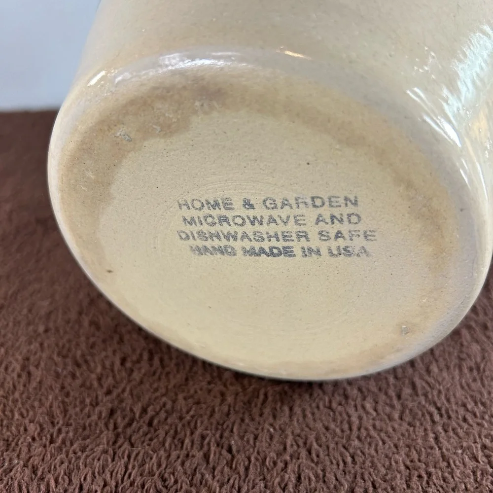 Home and Garden Stoneware hummingbird in heart pitcher 1999 - Picture 5 of 8